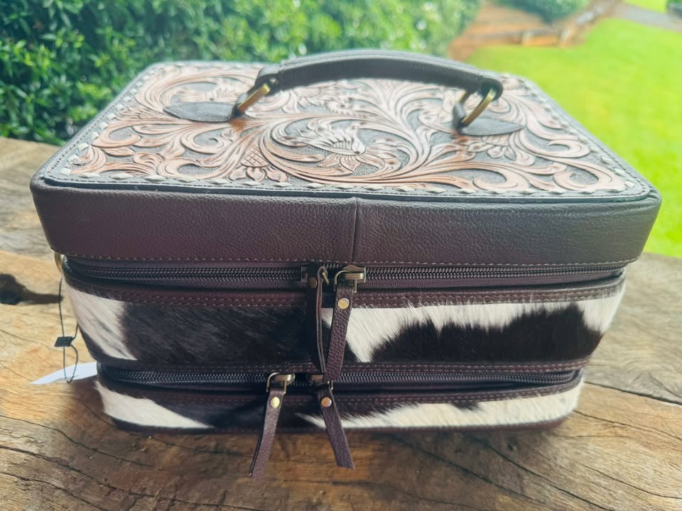 Alyssa – Genuine Cowhide and Leather Jewellery Case