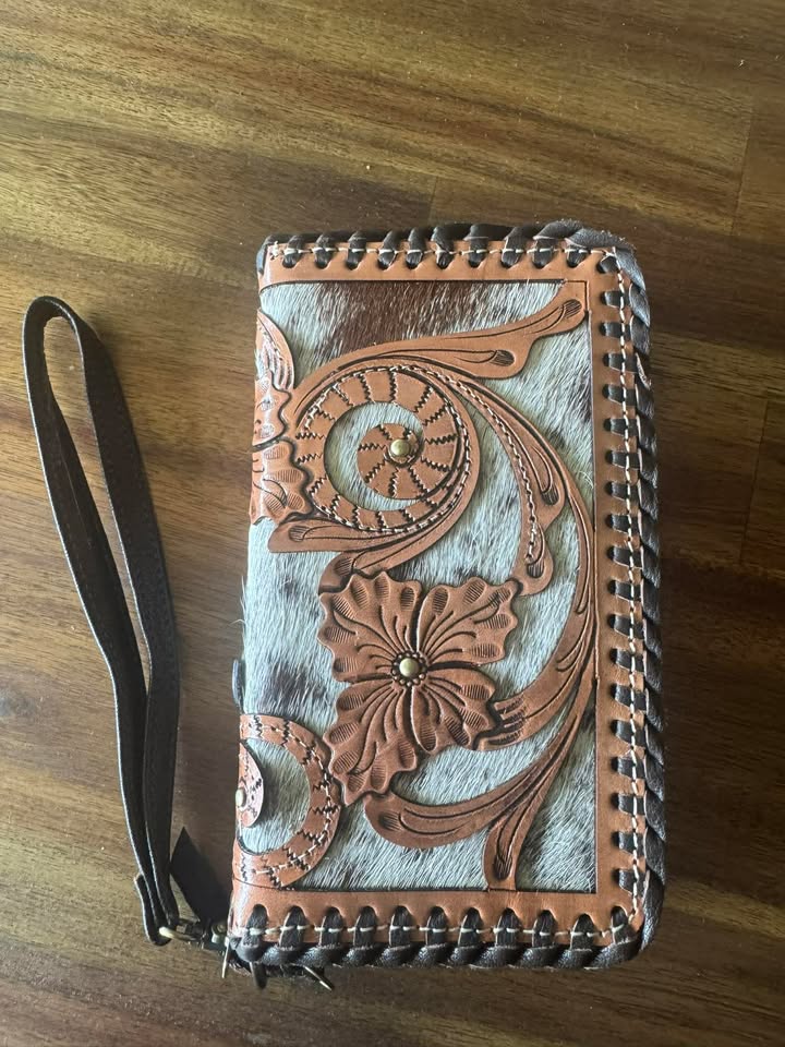 Marsala – Genuine Cowhide and Leather Inlay Wallet